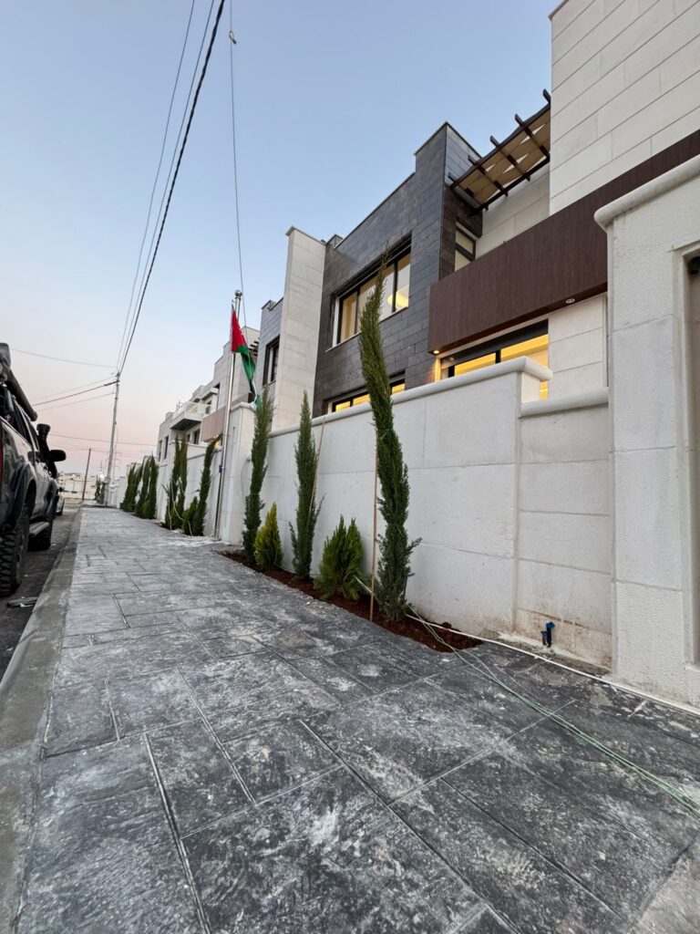 صورة واتساب بتاريخ ١٤ ديسمبر ٢٠٢٥ الساعة ٦:٤٠:٢٨ مساءً، فلل طريق المطار | عمّان