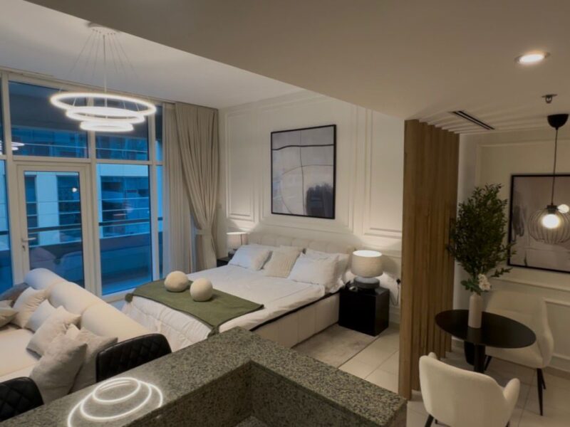 Bright & Spacious Studio | Burj Khalifa View | Premium Location